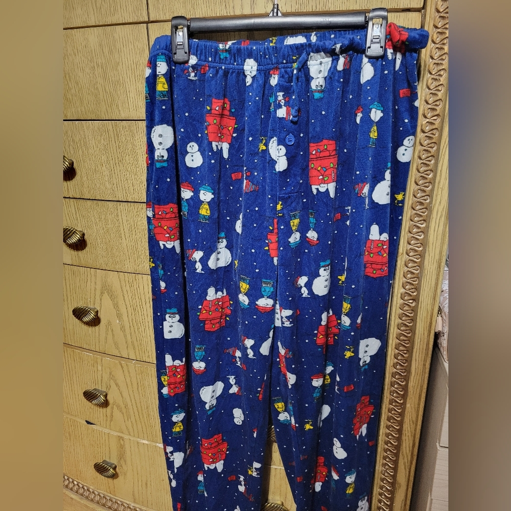 Peanuts Pajamas XL Men's but also fits Women!
